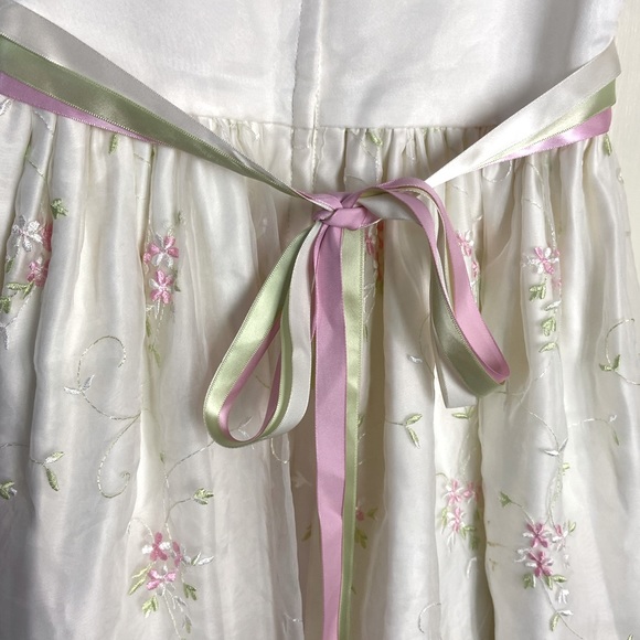 CINDERELLA Embroidered Floral Special Occasion Fully Lined Girl’s Dress Size 5 - Picture 5 of 7
